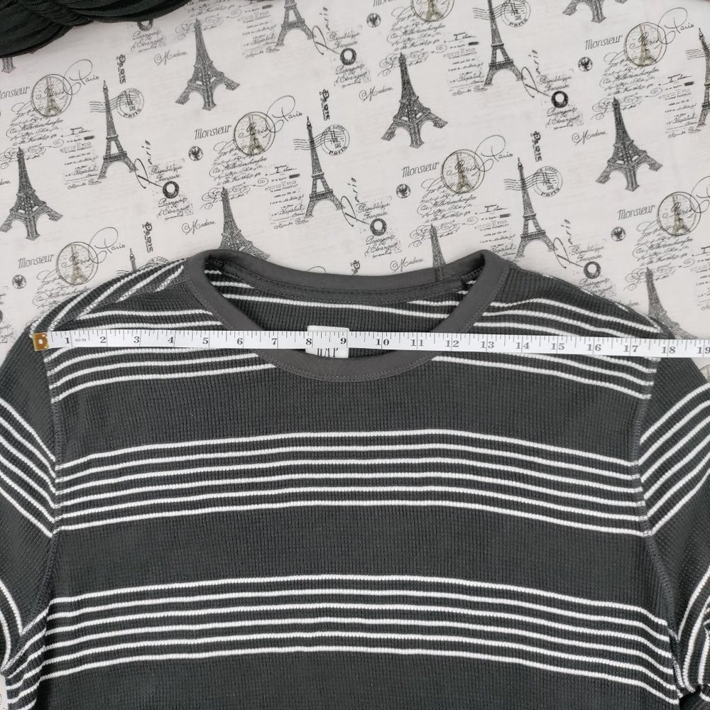 GAP Men Stripe Pattern Sweater Size L - Picture 4 of 6